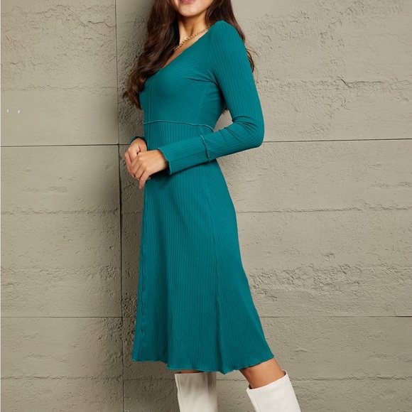 NEW Culture Code Retro Ribbed Long Flared Sleeve Midi Dress in Teal - Picture 3 of 5
